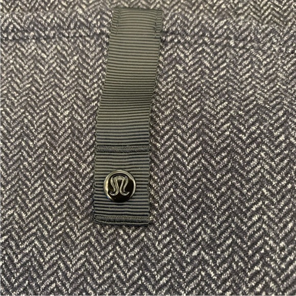 Lululemon Vinyasa Scarf in Rulu Herringbone - Picture 11 of 16